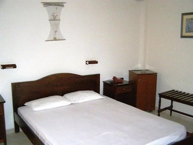 米斯特拉里酒店 2*