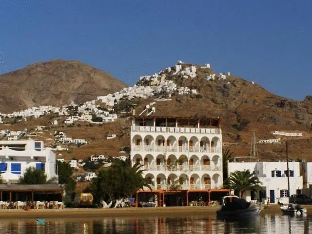 Maistrali 2* Livadi (Serifos)